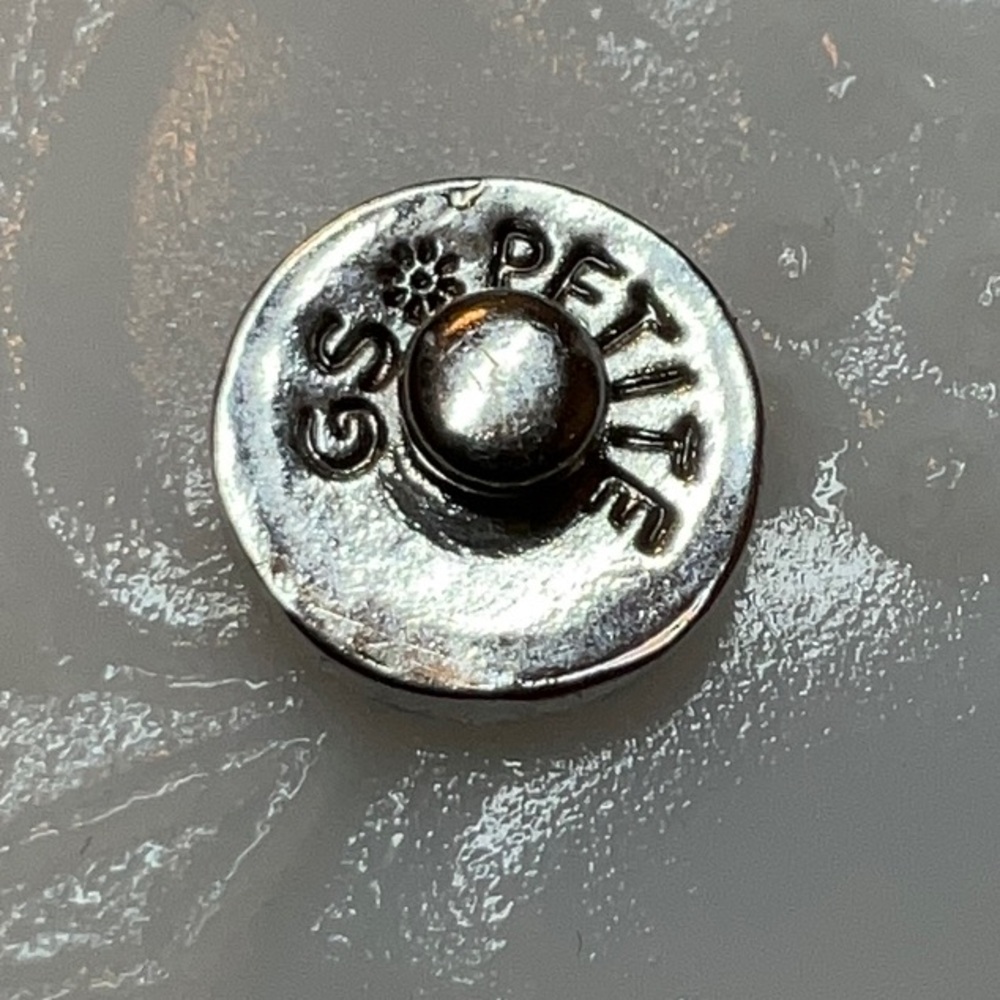 Petite Ginger Snap 12mm silver-toned baseball. - Picture 2 of 2